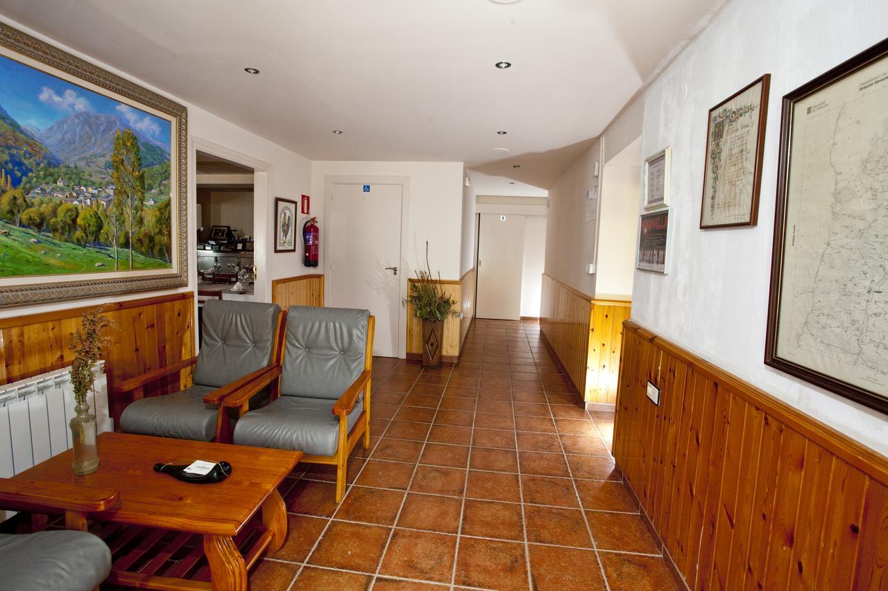 Hotel Montseny Espuy Buitenkant foto