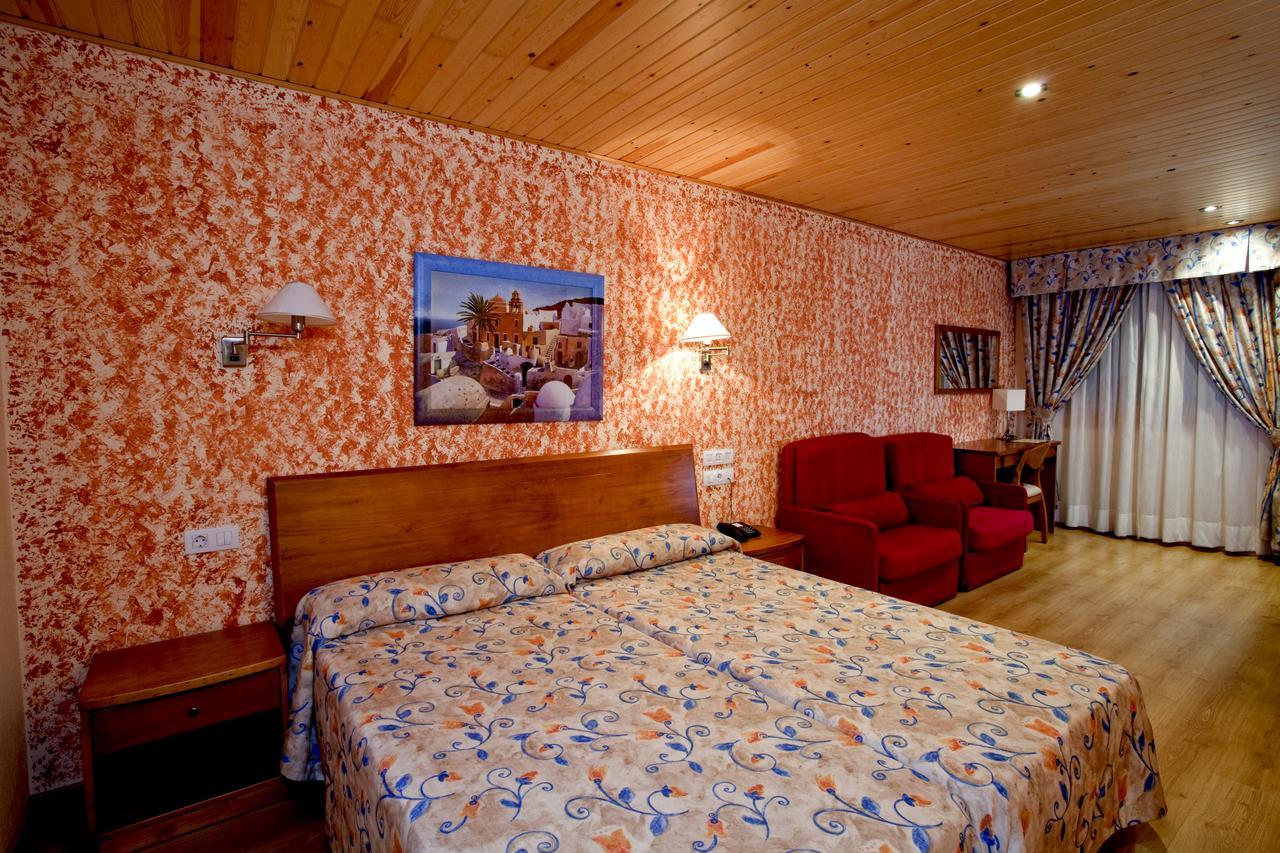 Hotel Montseny Espuy Buitenkant foto
