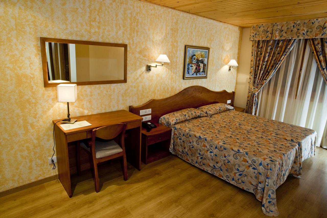 Hotel Montseny Espuy Buitenkant foto